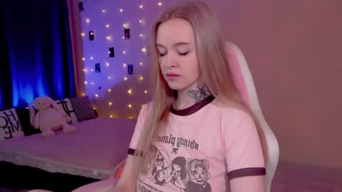 Snapshot of naughty_mablee chatting on June 20, 12:58 am Mable online show from June 20, 12:58 am
