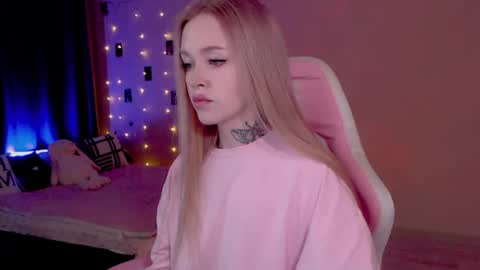 Snapshot of naughty_mablee chatting on June 21, 12:35 am Mable online show from June 21, 12:35 am