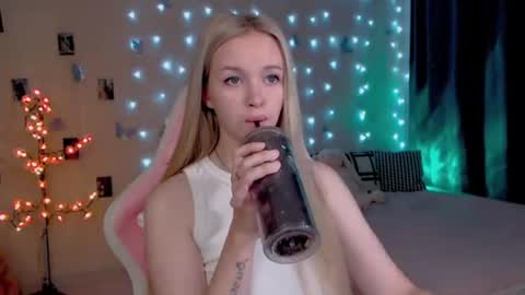Snapshot of naughty_mablee chatting on July 25, 2:20 am Mable online show from July 25, 2:20 am