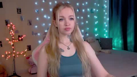 Snapshot of naughty_mablee chatting on July 28, 1:23 am Mable online show from July 28, 1:23 am
