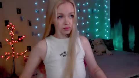 Snapshot of naughty_mablee chatting on July 29, 1:15 am Mable online show from July 29, 1:15 am