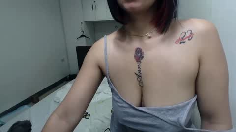 Snapshot of naughty_mariaxx chatting on May 9, 9:47 am Maria online show from May 9, 9:47 am