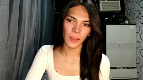 Snapshot of naughty_princess24 chatting on June 1, 6:15 am Ariela online show from June 1, 6:15 am