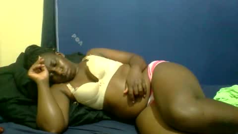 Snapshot of naughty_slender2 chatting on June 8, 1:28 am jn online show from June 8, 1:28 am