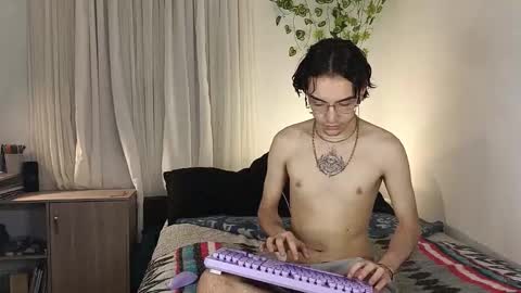 naughty_thompson1 online show from February 25, 2:21 am