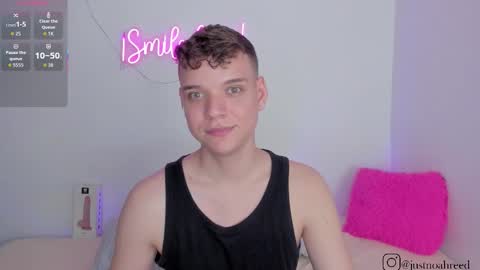 Snapshot of naughty_twink_ chatting on February 15, 1:35 am Noah online show from February 15, 1:35 am