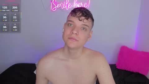 Snapshot of naughty_twink_ chatting on March 15, 3:23 am Noah online show from March 15, 3:23 am