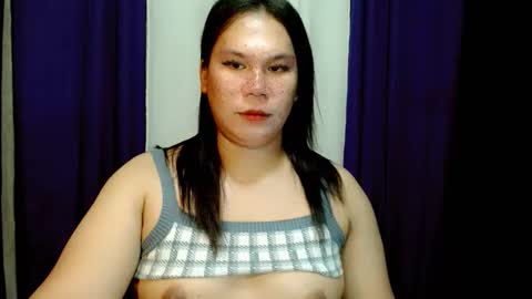 Snapshot of naughty_vies chatting on March 18, 5:05 pm Davies online show from March 18, 5:05 pm