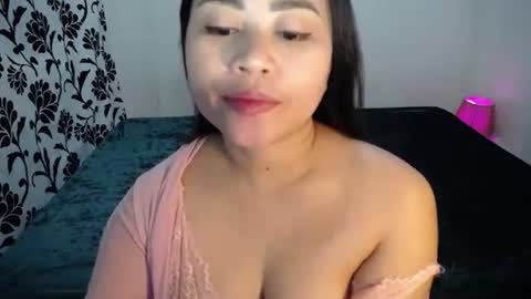 Snapshot of naughtyandsweetx chatting on October 4, 3:37 am May online show from October 4, 3:37 am