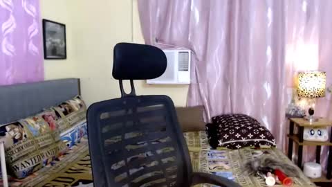 Snapshot of naughtyasiancummer chatting on December 26, 11:32 am fujiko Be online show from December 26, 11:32 am