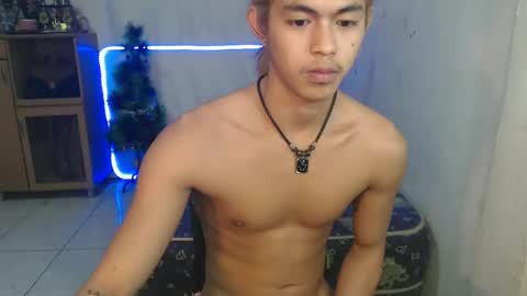 Snapshot of naughtyboylouie chatting on January 30, 8:31 pm Loue online show from January 30, 8:31 pm