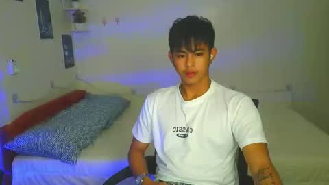 Snapshot of naughtyboylouie chatting on September 20, 12:22 am Loue online show from September 20, 12:22 am