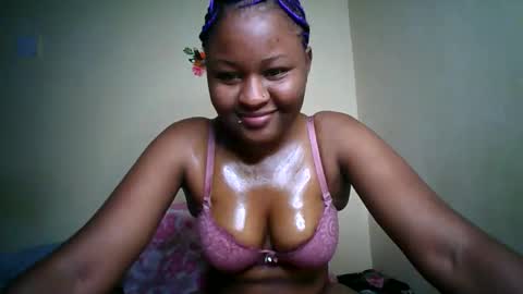 Snapshot of naughtybrownny chatting on June 3, 8:58 pm MUMU online show from June 3, 8:58 pm