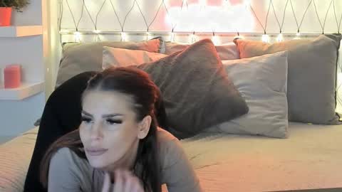 Snapshot of naughtycasssy chatting on February 16, 4:21 pm Cassy online show from February 16, 4:21 pm