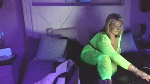 Naughtycouple2026 online show from August 2, 12:31 am