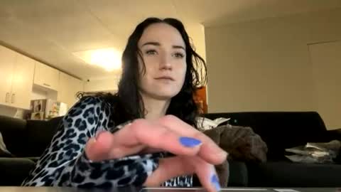 naughtycoupleweare online show from June 26, 5:45 am