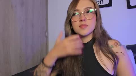 Snapshot of naughtycurvybbx chatting on September 27, 4:50 am LANAindependent model online show from September 27, 4:50 am