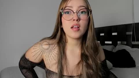 Snapshot of naughtycurvybbx chatting on January 10, 9:00 am LANAindependent model online show from January 10, 9:00 am