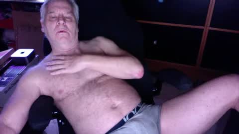 naughtydaddyla online show from January 12, 4:31 am