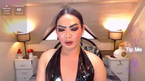 naughtyfridah online show from June 8, 1:39 am
