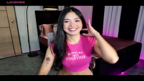 Snapshot of naughtygirl18x chatting on March 6, 8:44 am Mitch online show from March 6, 8:44 am