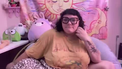 Snapshot of naughtygirl637100 chatting on December 2, 11:56 pm Naughty Girl online show from December 2, 11:56 pm