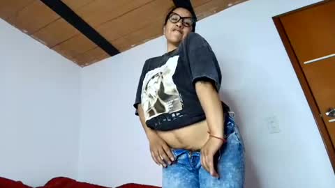 Snapshot of naughtyhotsquirt chatting on June 30, 4:08 pm Kimberly online show from June 30, 4:08 pm