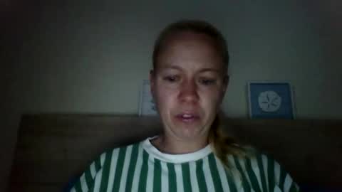 Snapshot of naughtyjennyblondeuk chatting on April 17, 6:33 pm naughtyjennyblondeuk online show from April 17, 6:33 pm