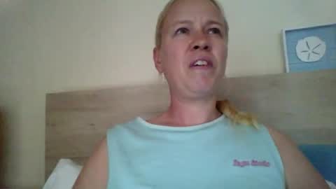 Snapshot of naughtyjennyblondeuk chatting on April 21, 5:39 pm naughtyjennyblondeuk online show from April 21, 5:39 pm