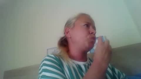 Snapshot of naughtyjennyblondeuk chatting on April 28, 4:56 pm naughtyjennyblondeuk online show from April 28, 4:56 pm