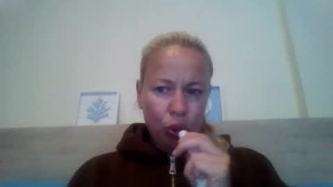 Snapshot of naughtyjennyblondeuk chatting on May 3, 6:25 pm naughtyjennyblondeuk online show from May 3, 6:25 pm