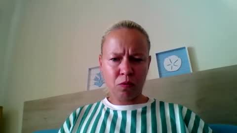 Snapshot of naughtyjennyblondeuk chatting on May 10, 1:49 pm naughtyjennyblondeuk online show from May 10, 1:49 pm