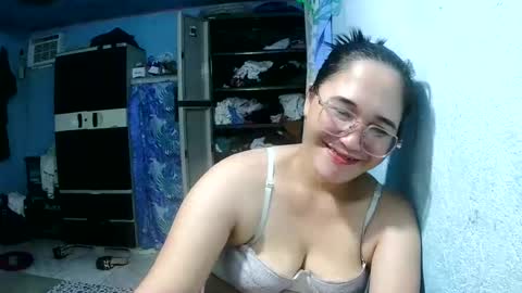 Snapshot of naughtykate69495126 chatting on July 15, 10:20 am naughtykate69495126 online show from July 15, 10:20 am