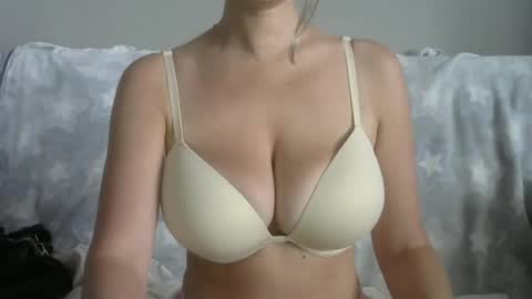 Snapshot of naughtykitten94 chatting on June 27, 7:13 am Chris online show from June 27, 7:13 am