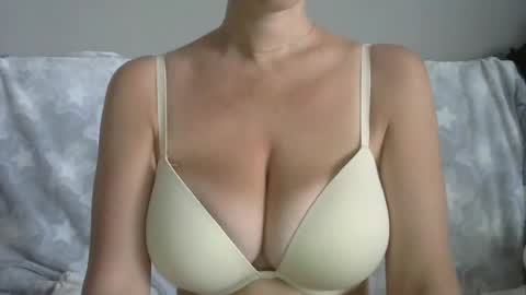 Snapshot of naughtykitten94 chatting on July 10, 6:28 am Chris online show from July 10, 6:28 am