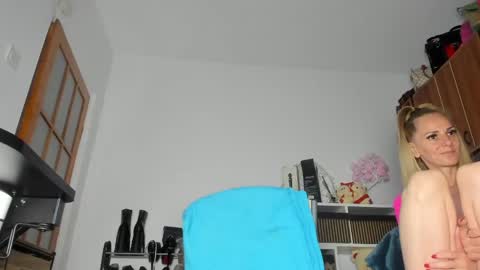 Cassie -  online show from May 2, 7:13 am