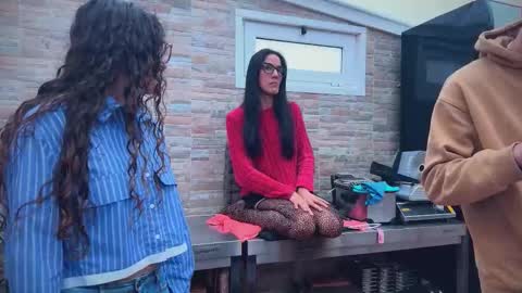 ANDREA STEPH  MIKE online show from December 2, 10:31 am