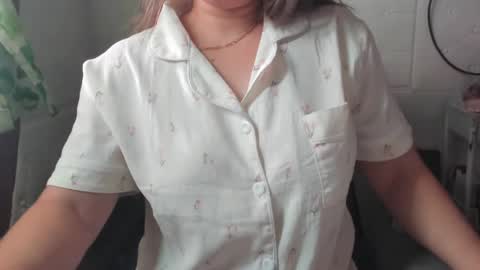 Snapshot of naughtymhavz chatting on June 15, 11:18 pm marvie mhavz online show from June 15, 11:18 pm