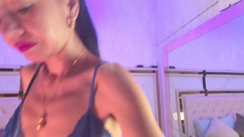Snapshot of naughtymilfx_ chatting on March 30, 3:07 am online show from March 30, 3:07 am