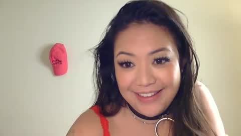 Snapshot of naughtymisslux chatting on December 25, 5:26 am naughtymisslux online show from December 25, 5:26 am