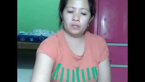 Snapshot of naughtymom26 chatting on September 10, 12:21 am naughtymom26 online show from September 10, 12:21 am