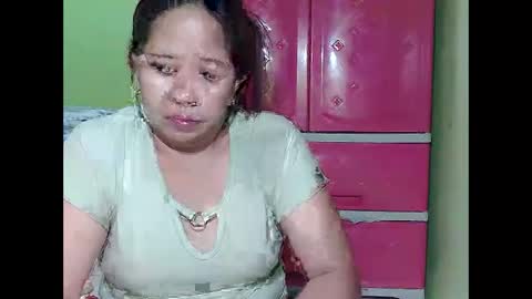 Snapshot of naughtymom26 chatting on September 25, 2:37 am naughtymom26 online show from September 25, 2:37 am