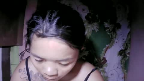 Snapshot of naughtymom_33 chatting on June 27, 9:36 am naughtymom_33 online show from June 27, 9:36 am