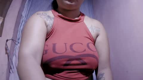 Snapshot of naughtymom_33 chatting on July 19, 8:12 pm naughtymom_33 online show from July 19, 8:12 pm