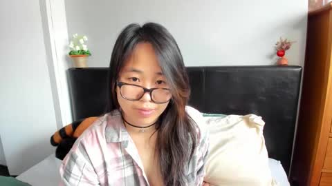 Snapshot of naughtynerdygirl chatting on March 20, 1:16 pm Gigi Chu online show from March 20, 1:16 pm