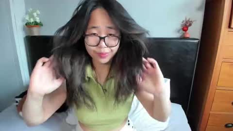 Snapshot of naughtynerdygirl chatting on March 23, 7:34 am Gigi Chu online show from March 23, 7:34 am