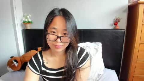 Snapshot of naughtynerdygirl chatting on March 24, 3:39 pm Gigi Chu online show from March 24, 3:39 pm