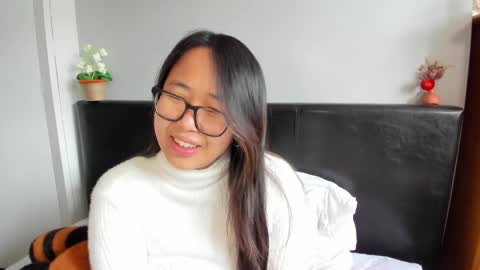 Snapshot of naughtynerdygirl chatting on March 25, 8:09 am Gigi Chu online show from March 25, 8:09 am