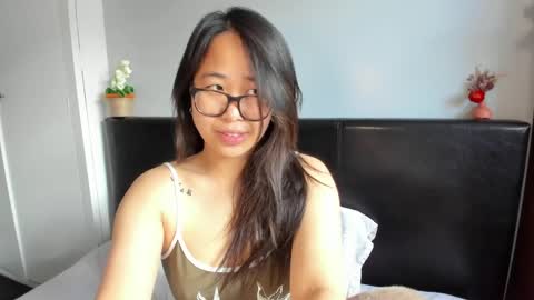 Snapshot of naughtynerdygirl chatting on April 5, 2:25 pm Gigi Chu online show from April 5, 2:25 pm