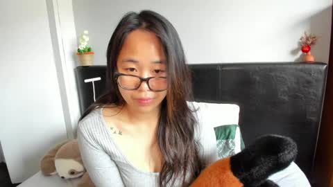 Snapshot of naughtynerdygirl chatting on April 26, 9:29 am Gigi Chu online show from April 26, 9:29 am